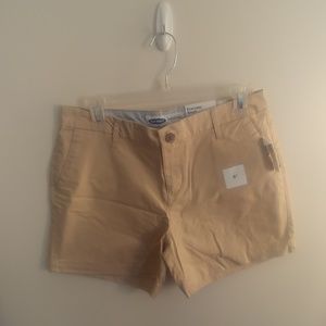 Old Navy 5'' Khaki Midi-Shorts